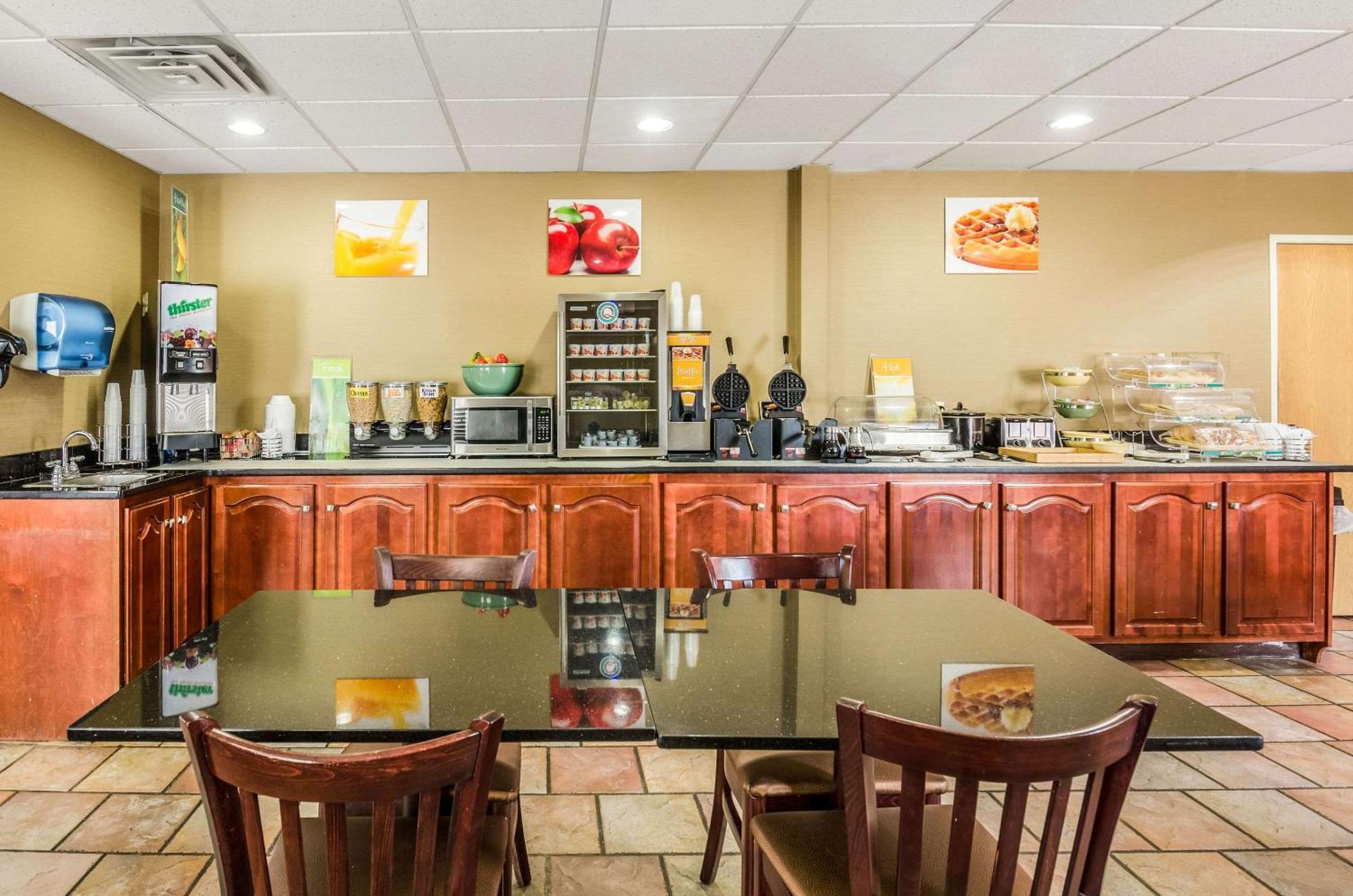 Spark By Hilton Wytheville East Main Street מראה חיצוני תמונה