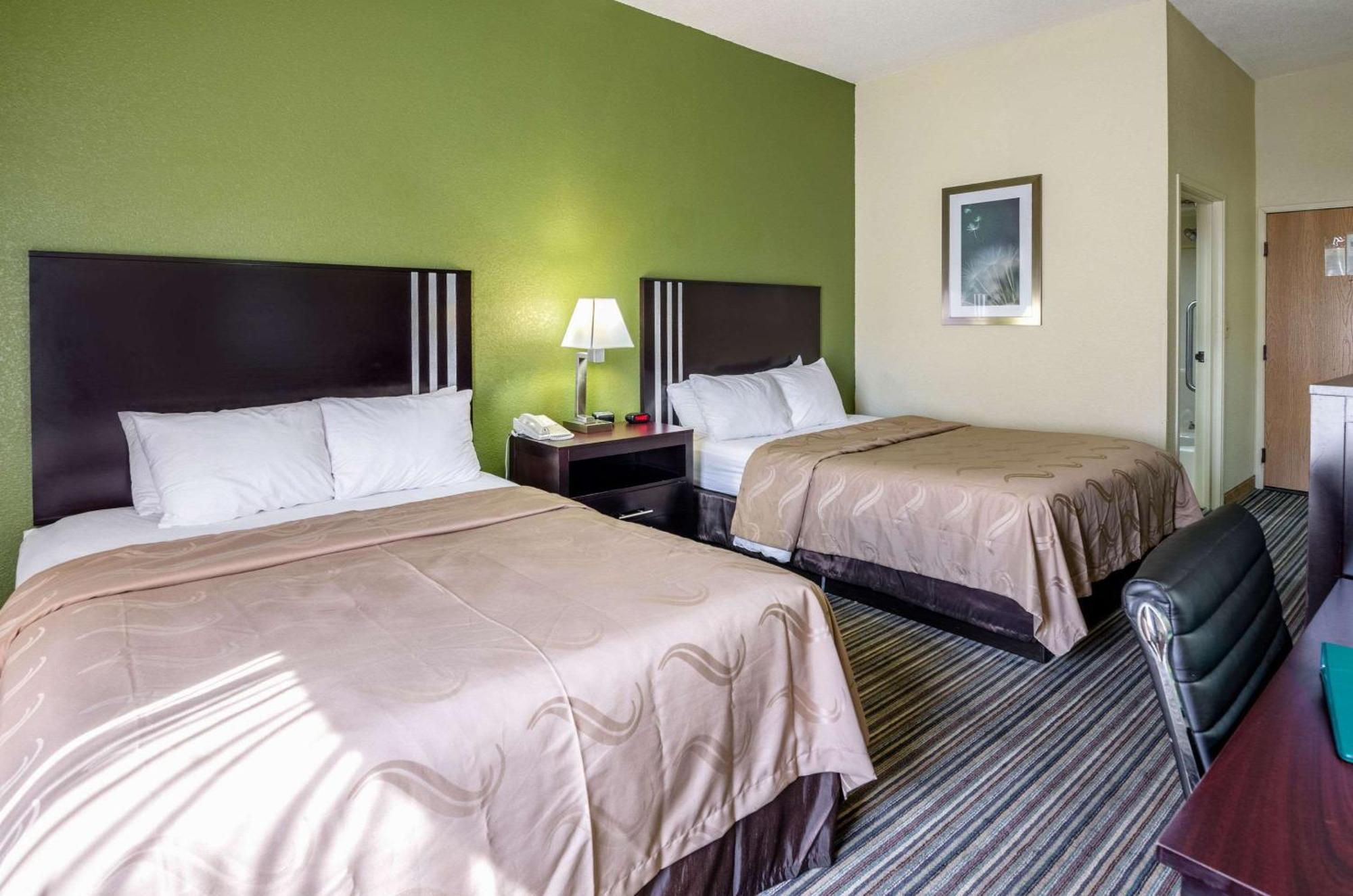 Spark By Hilton Wytheville East Main Street מראה חיצוני תמונה
