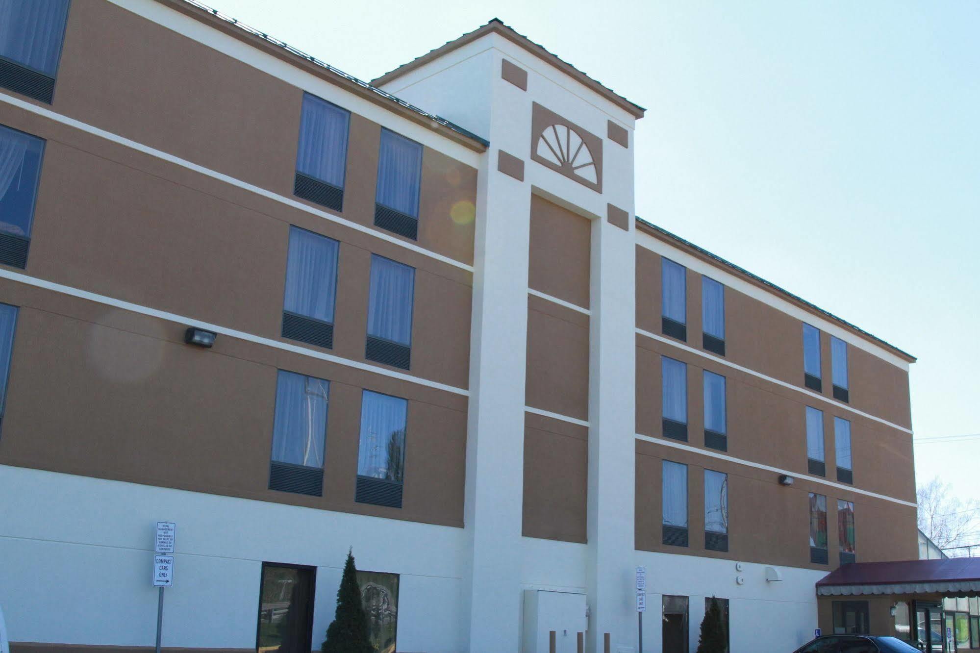 Spark By Hilton Wytheville East Main Street מראה חיצוני תמונה