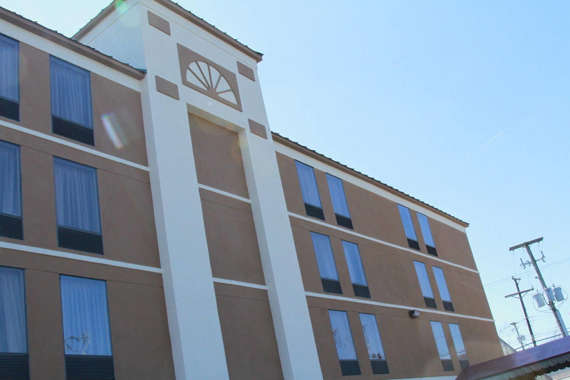 Spark By Hilton Wytheville East Main Street מראה חיצוני תמונה